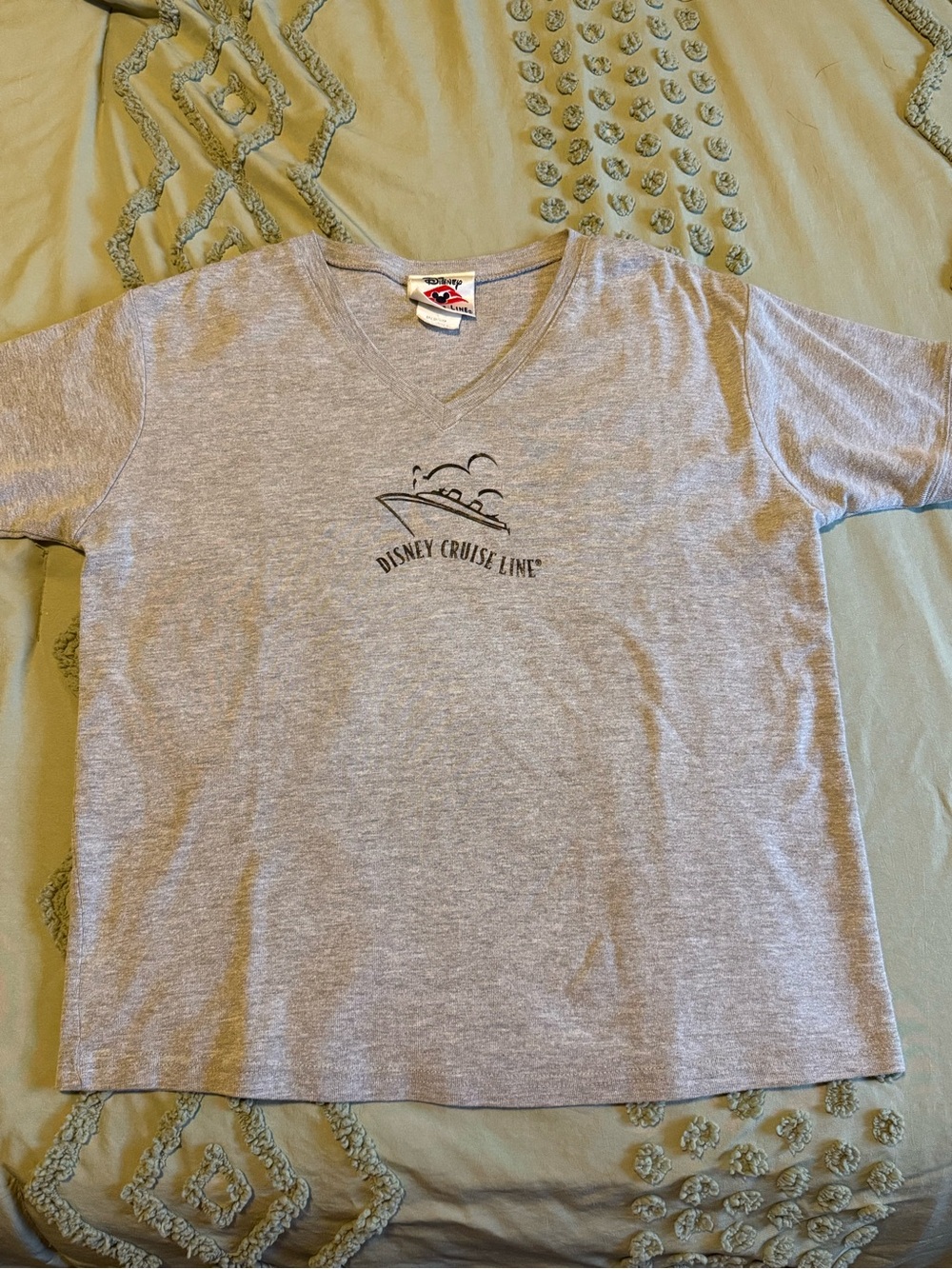 Disney Cruise Line Gray V-neck T-Shirt Ladies Size Medium